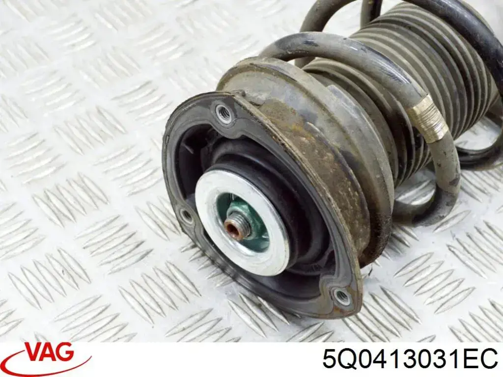 Amortyzator przedni VAG 5Q0413031EC cena, od 110,10 USD