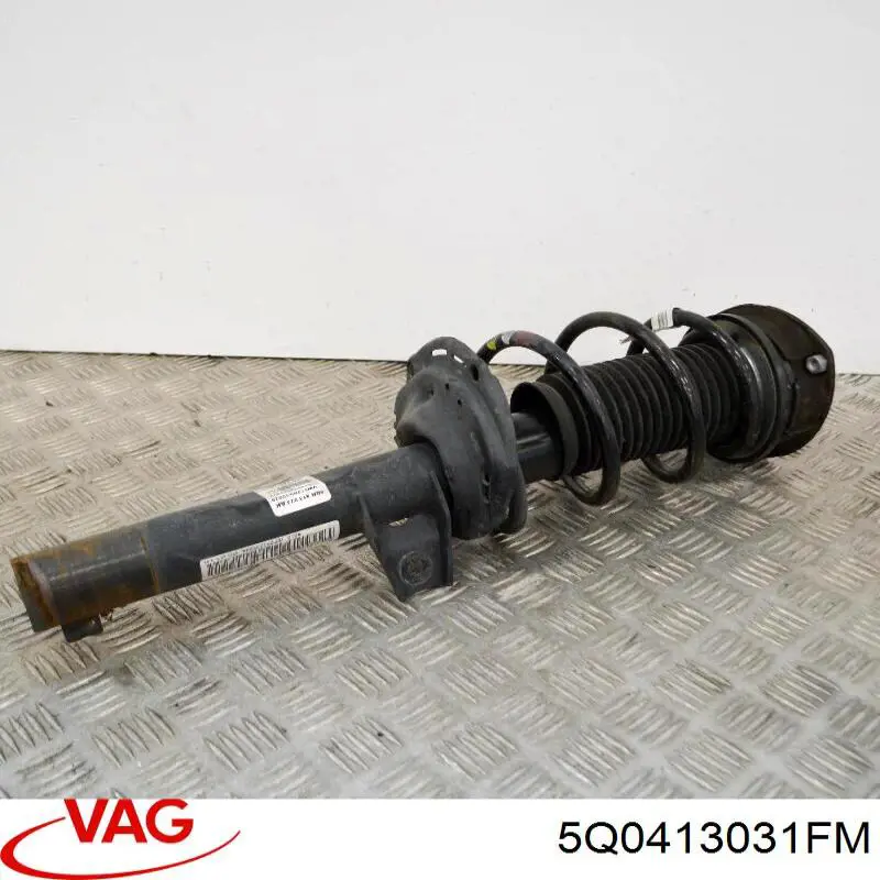 Amortyzator przedni VAG 5Q0413031FM cena, od 108,70 USD