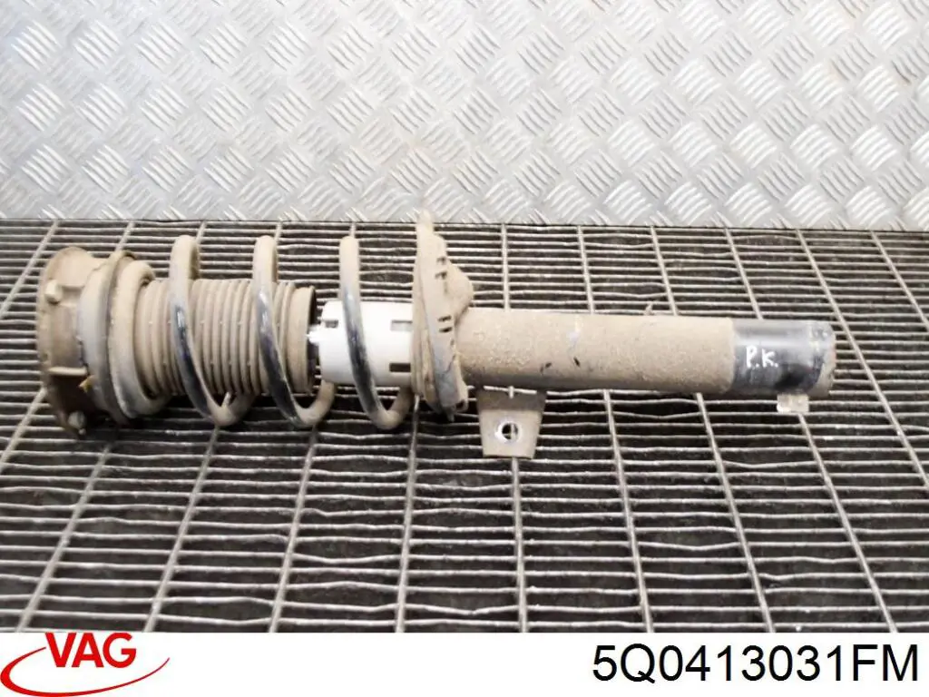 Amortyzator przedni VAG 5Q0413031FM