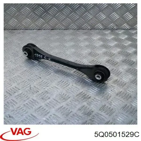 5Q0501529C VAG Wahacz zawieszenia tylnego poprzeczny