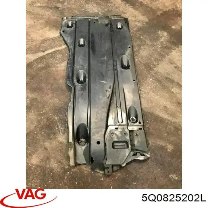 Do koszyka 5Q0825202AE VAG Osłona podwozia prawa