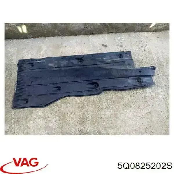 Osłona podwozia prawa VAG 5Q0825202S cena, od 35,12 USD