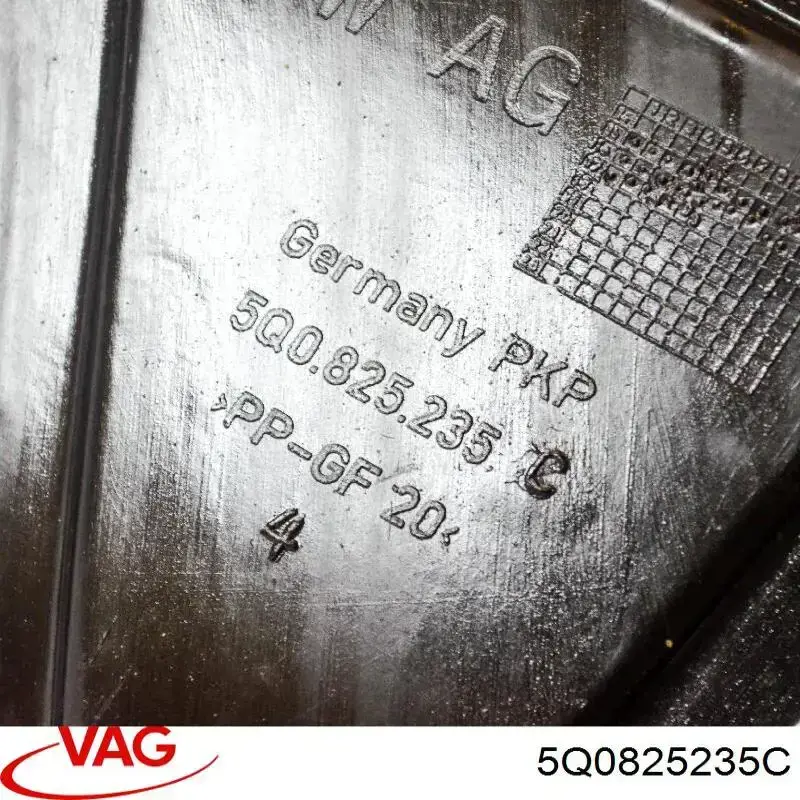 5Q0825235C VAG Osłona silnika przednia