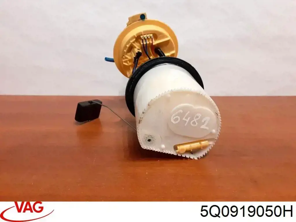 Moduł pompy paliwowej z czujnikiem poziomu paliwa VAG 5Q0919050H cena, od 125,99 USD
