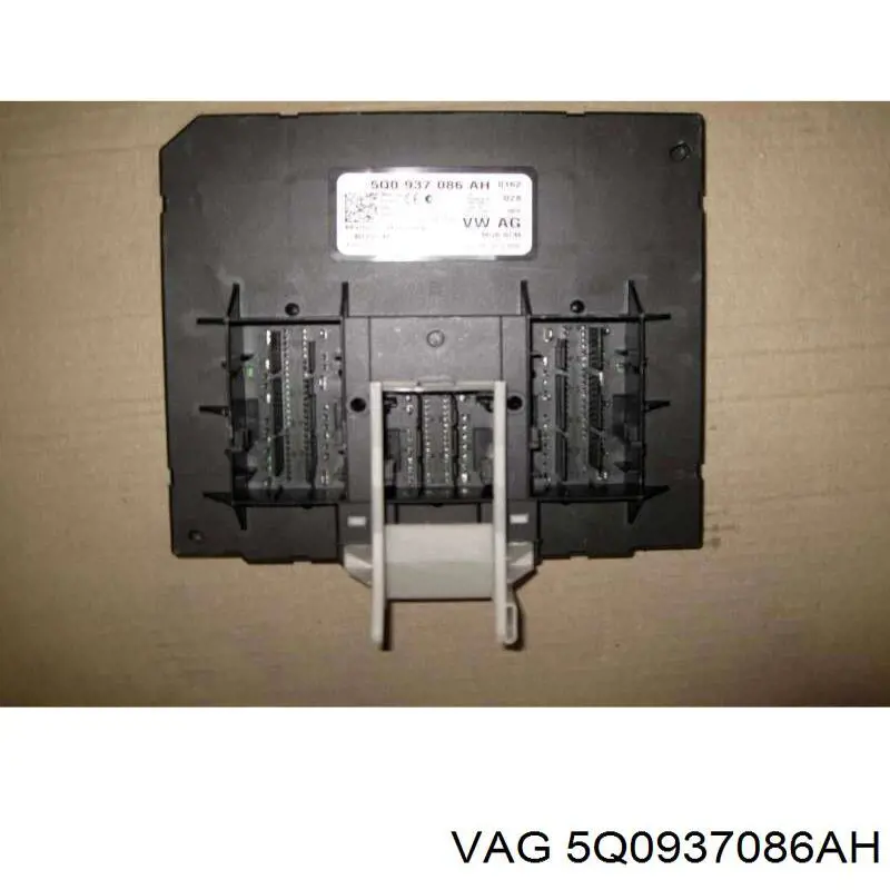 Blok komfortu VAG 5Q0937086AH cena, od 184,20 USD