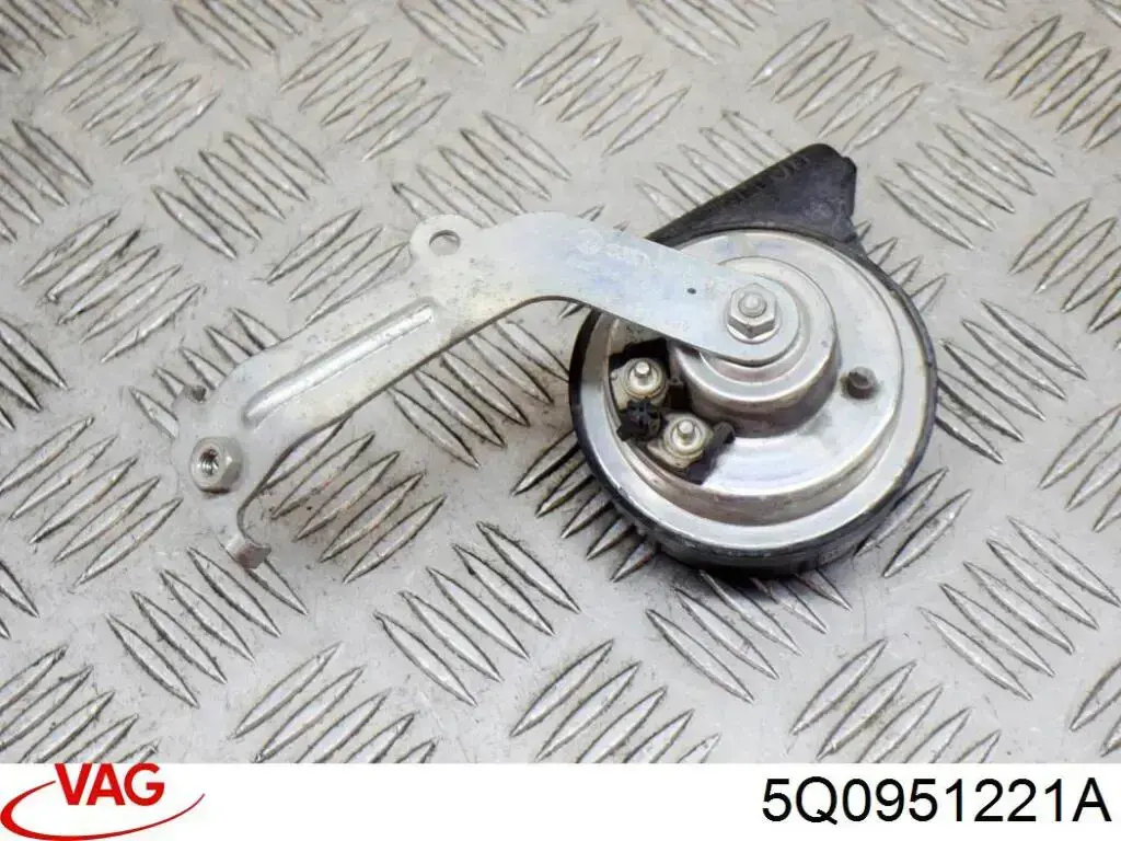Sygnał dźwiękowy (klakson) VAG 8V0951209 cena, od 87,36 USD