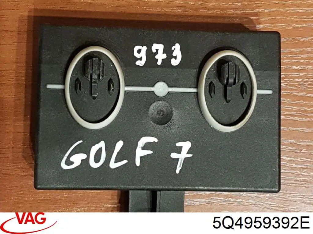 Blok komfortu przednich drzwi VAG 5Q4959392E cena, od 56,26 USD
