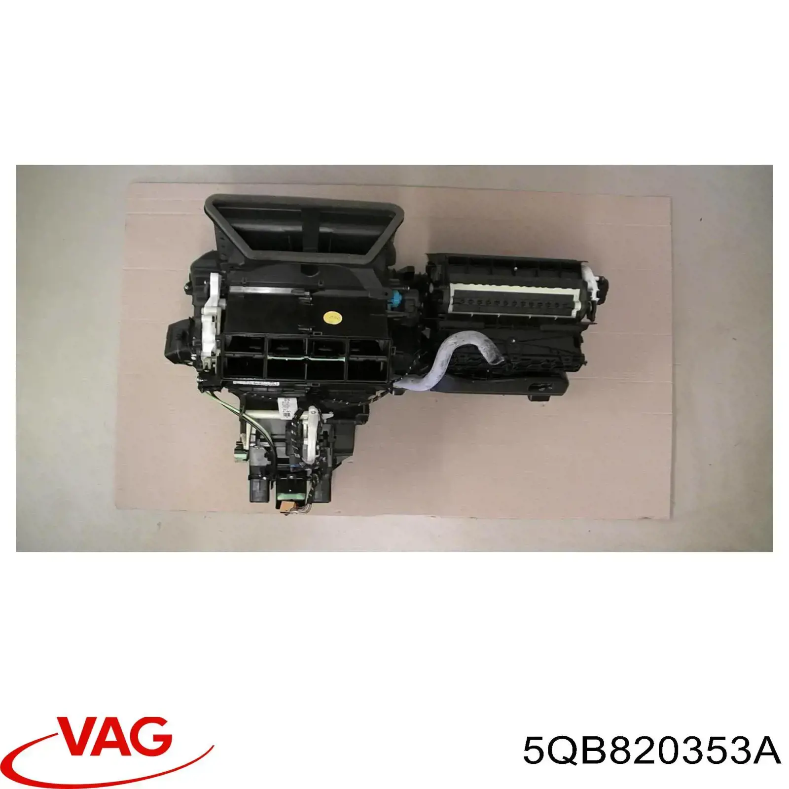 Obudowa nagrzewnicy w komplecie VAG 5QB820353A cena, od 292,79 USD