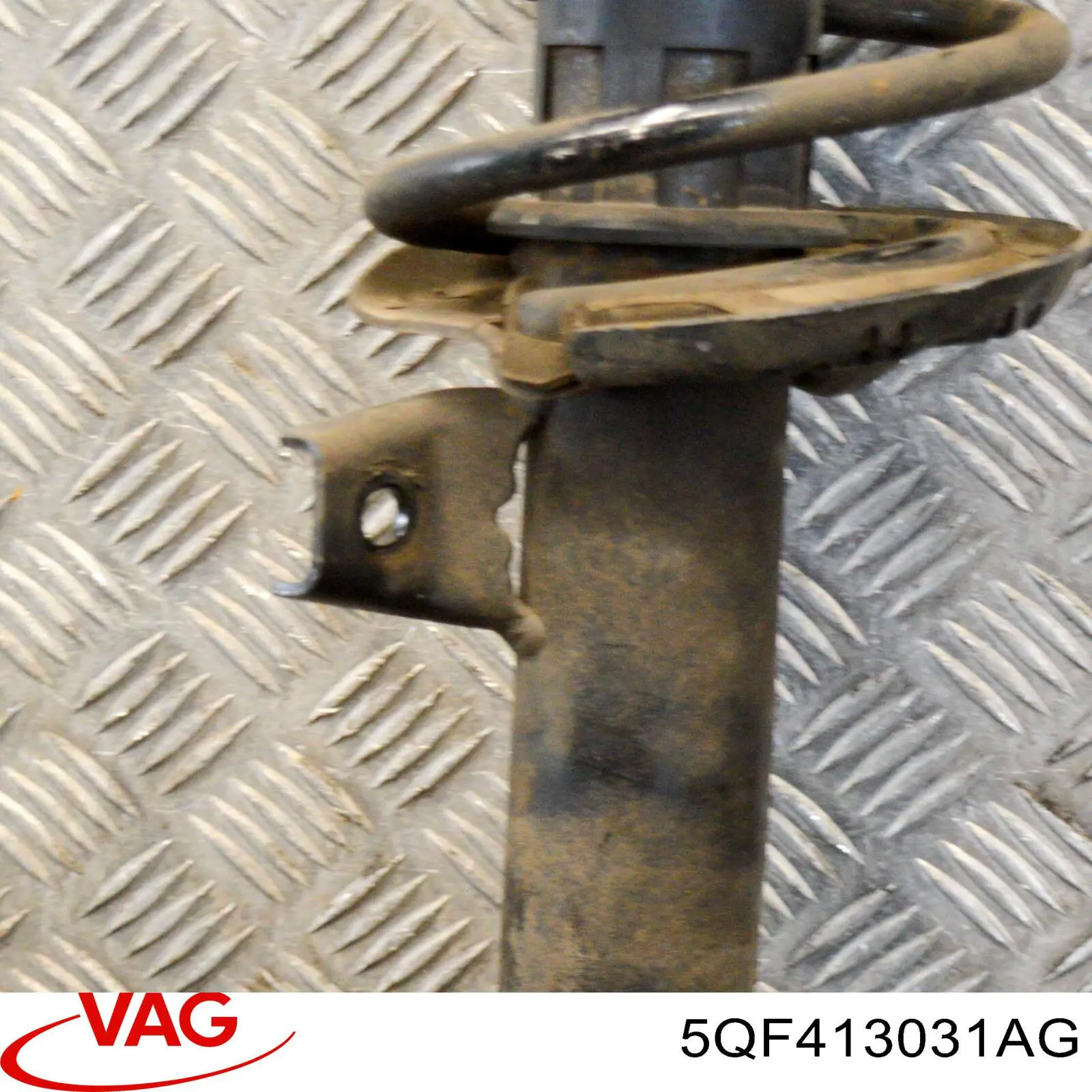 Amortyzator przedni VAG 5QF413031AG cena, od 87,37 USD