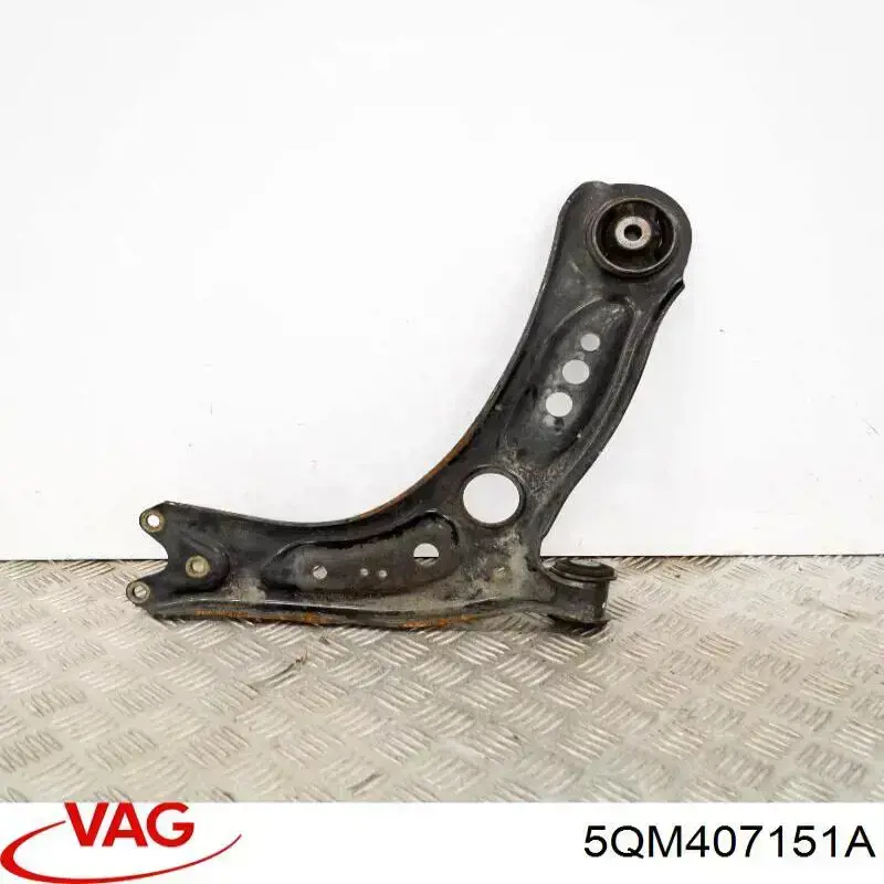 Wahacz zawieszenia przedniego dolny lewy VAG 5QM407151A cena, od 52,94 USD