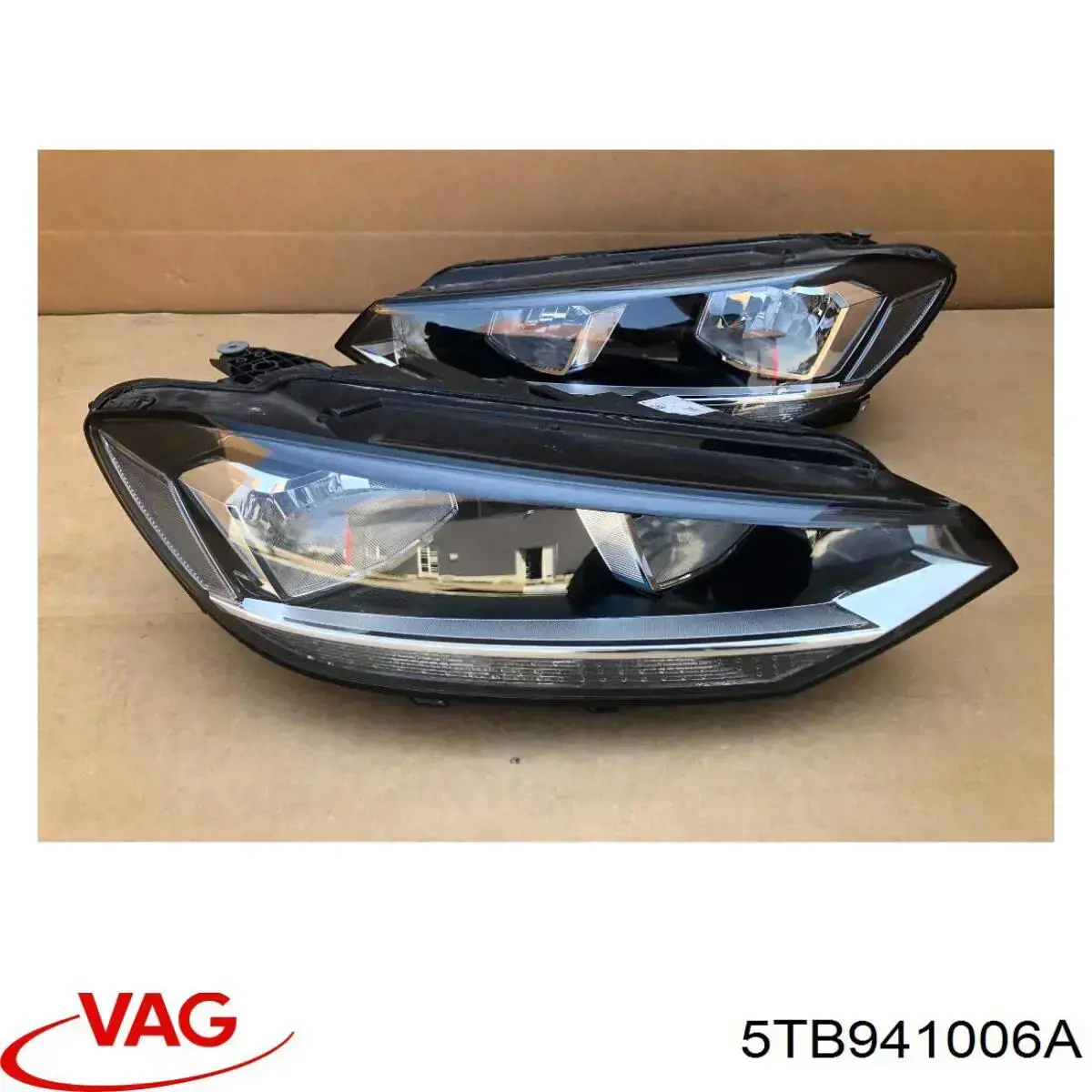 Reflektor prawy VAG 5TB941006A cena, od 332,00 USD