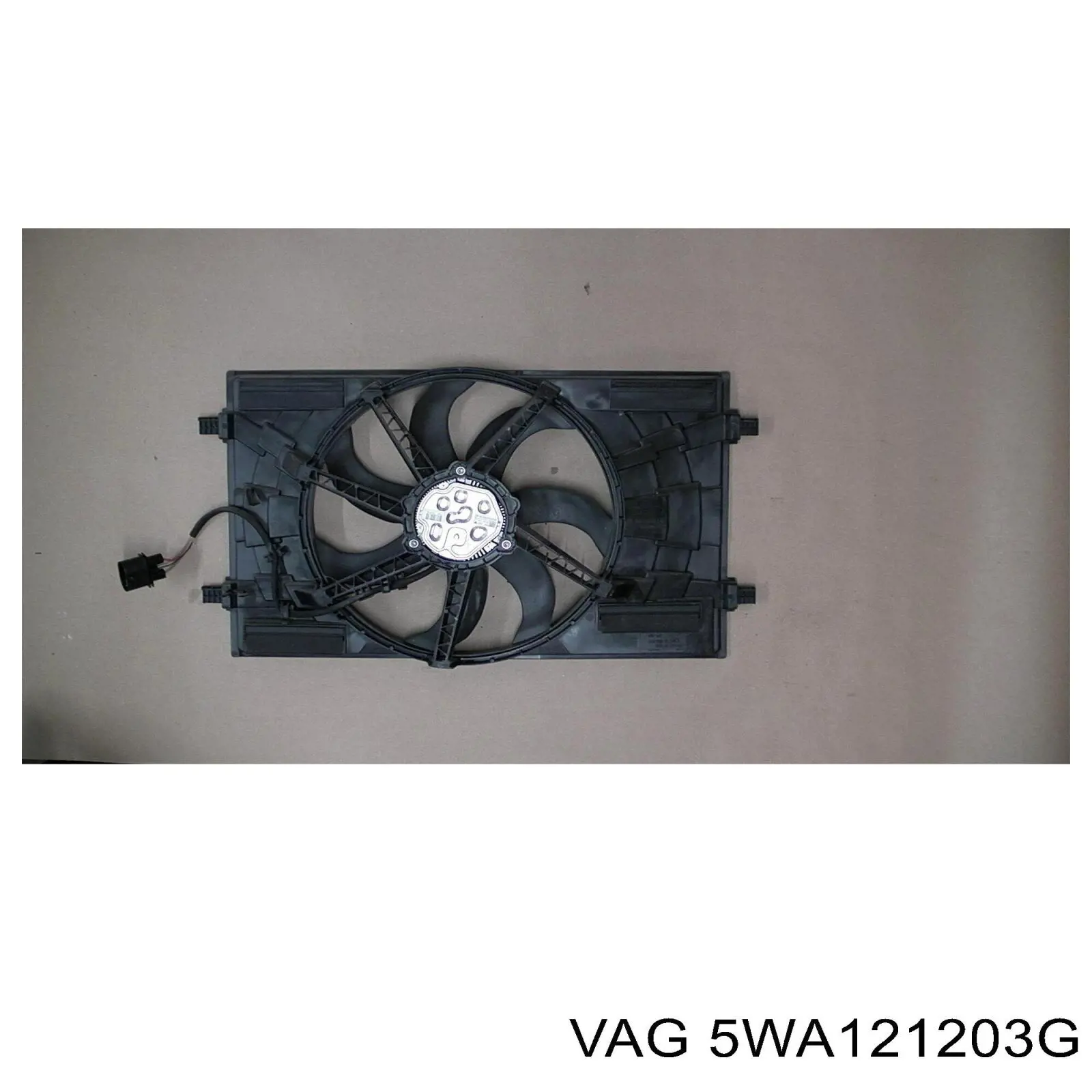 Dyfuzor chłodnicy, w komplecie z silnikiem i wirnikiem VAG 5WA121203G cena, od 251,98 USD