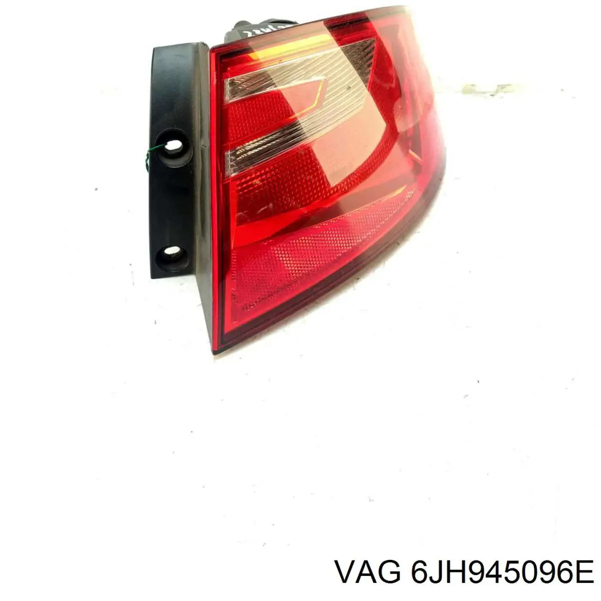 Lampa zespolona tylna prawa zewnętrzna VAG 6JH945096E cena, od 114,07 USD