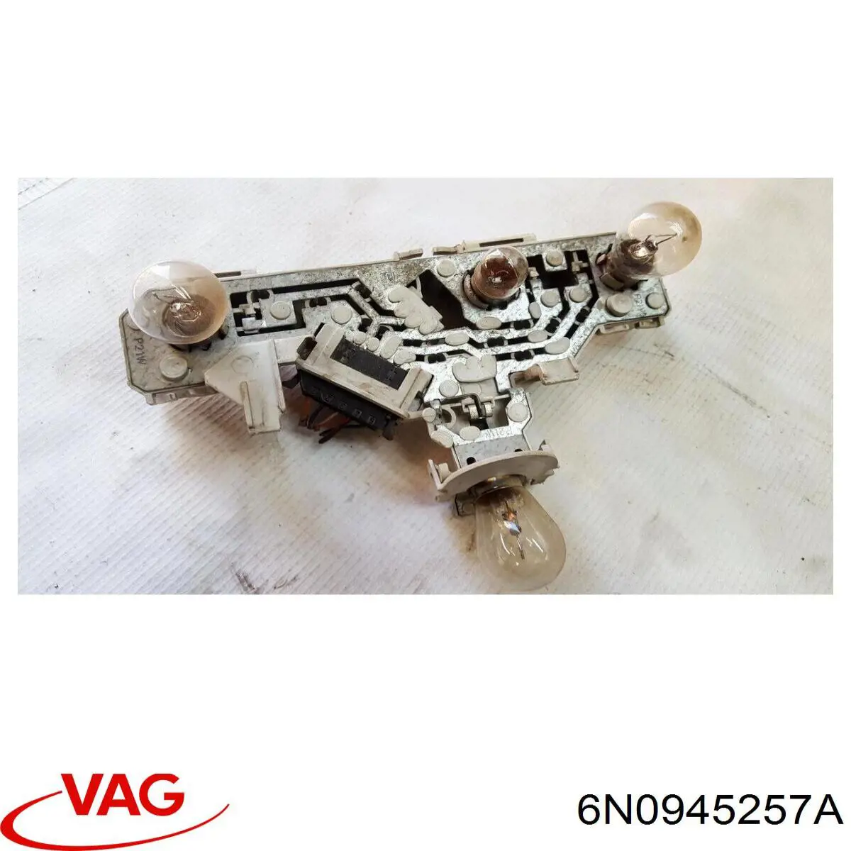 Płyta lampy zespolonej tylnej kontaktowa VAG 6N0945257A cena, od 44,27 USD