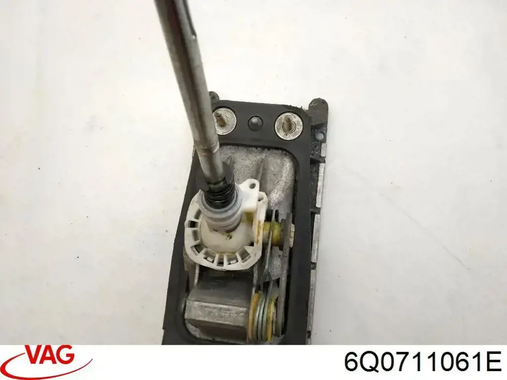 6Q0711061E VAG Mechanizm zmiany biegów (cięgno)