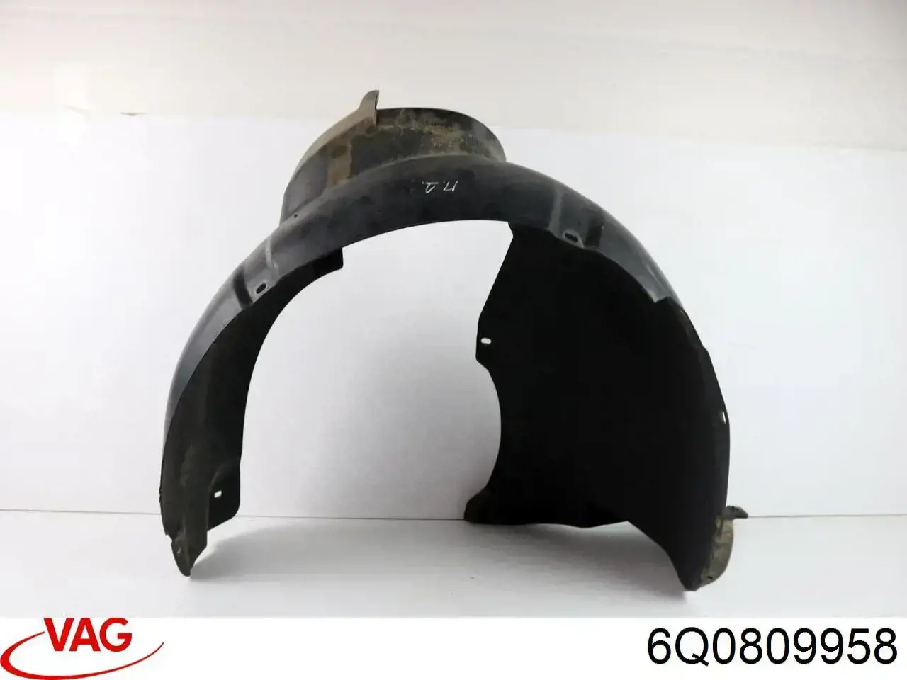 6Q0809958 VAG nadkole błotnika przedniego prawe