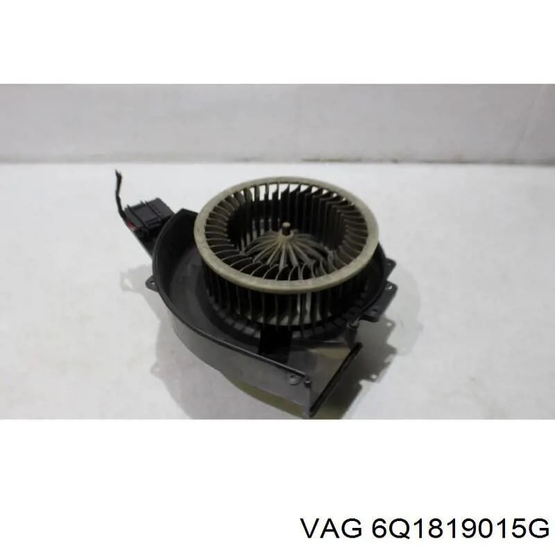 Silniczek wentylatora nagrzewnicy (ogrzewacza wnętrza) 6Q1819015G VAG