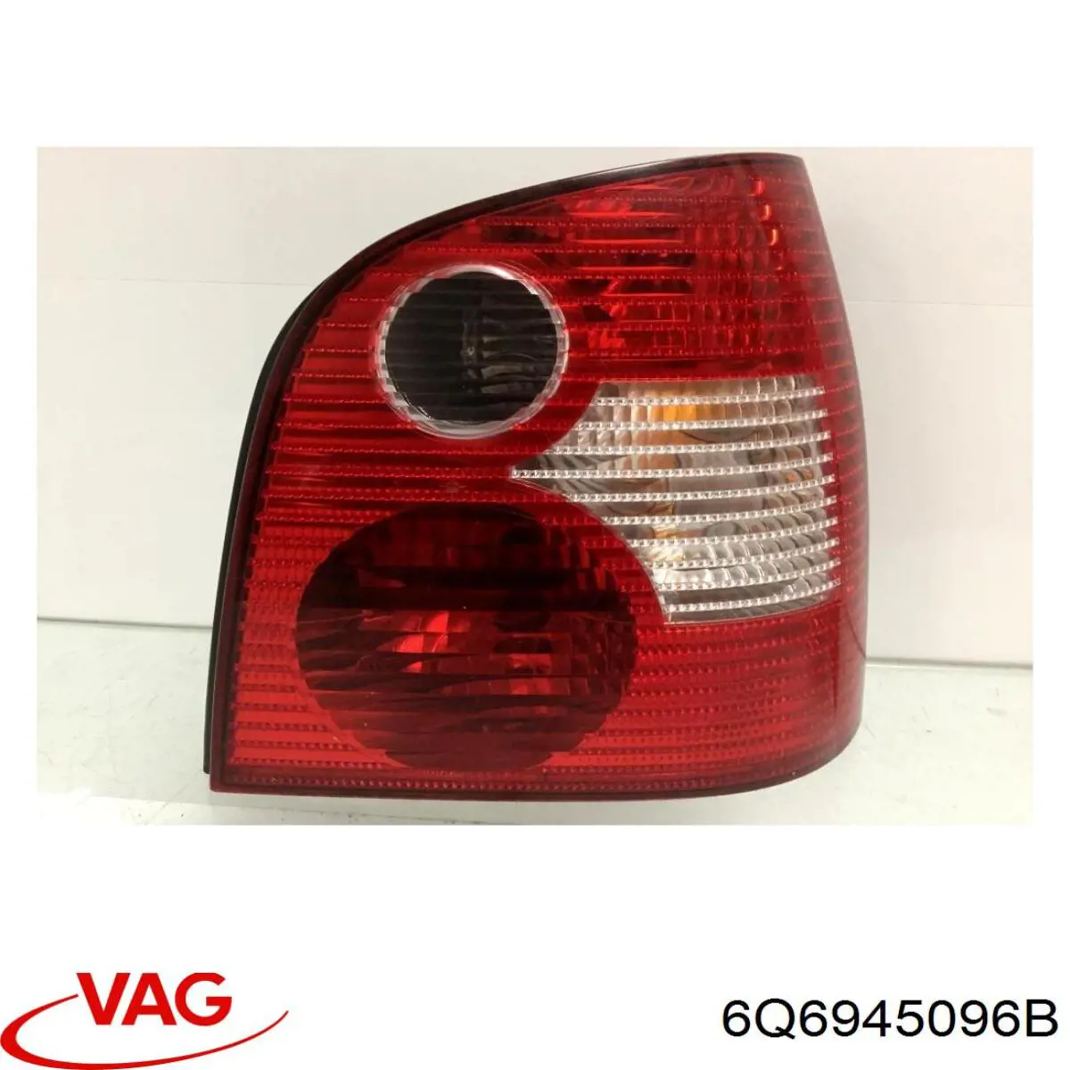 Lampa zespolona tylna prawa VAG 6Q6945096B cena, od 52,78 USD