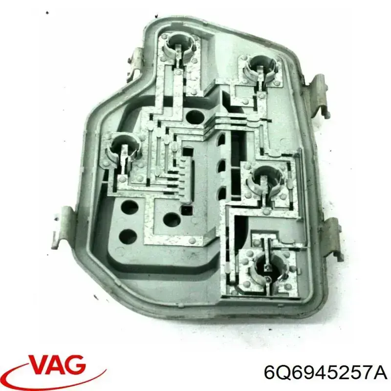 Gniazdo lampy zespolonej tylnej VAG 6Q6945257A cena, od 74,91 USD
