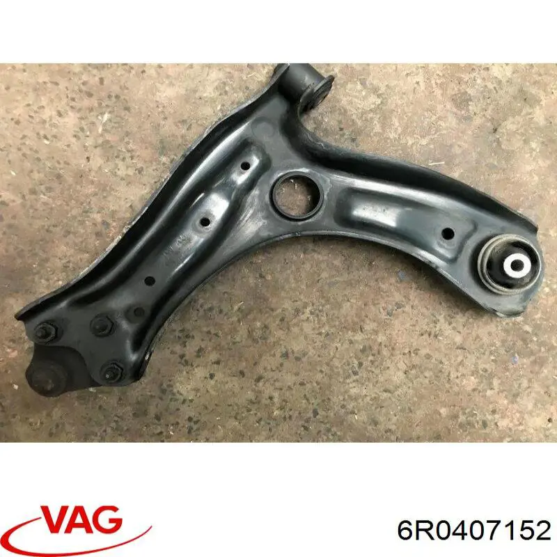 Do koszyka 6R0407152 VAG Wahacz zawieszenia przedniego dolny prawy