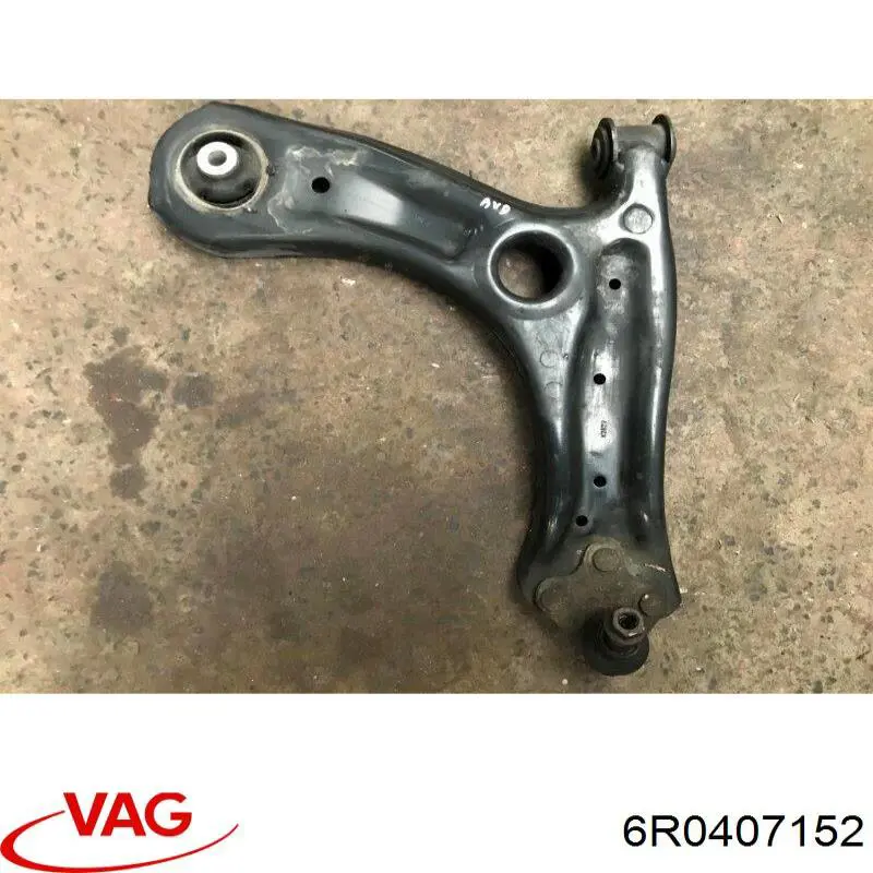 Wahacz zawieszenia przedniego dolny prawy 6R0407152 VAG