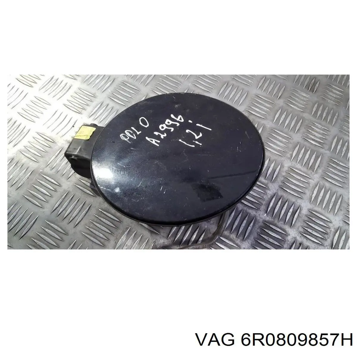 6R0809857EGRU VAG Klapka wlewu paliwa