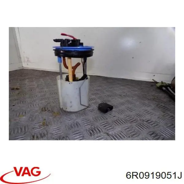 Moduł pompy paliwowej z czujnikiem poziomu paliwa VAG 6R0919051J cena, od 44,69 USD