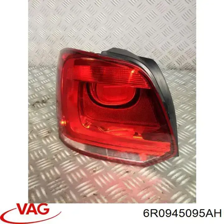 Lampa zespolona tylna lewa VAG 6R0945095AH cena, od 78,69 USD