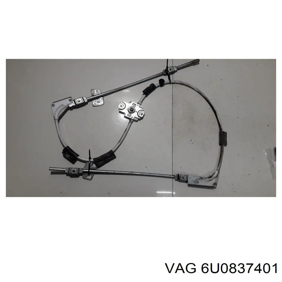 Do koszyka 6U0837401 VAG Mechanizm podnoszenia szyby drzwi przednich lewych