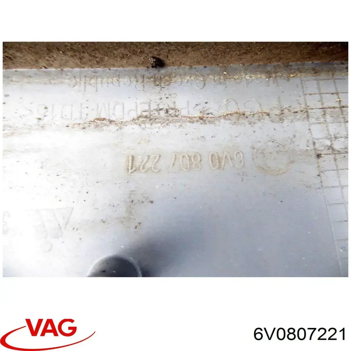 Do koszyka 6V0807221 VAG Zderzak przedni