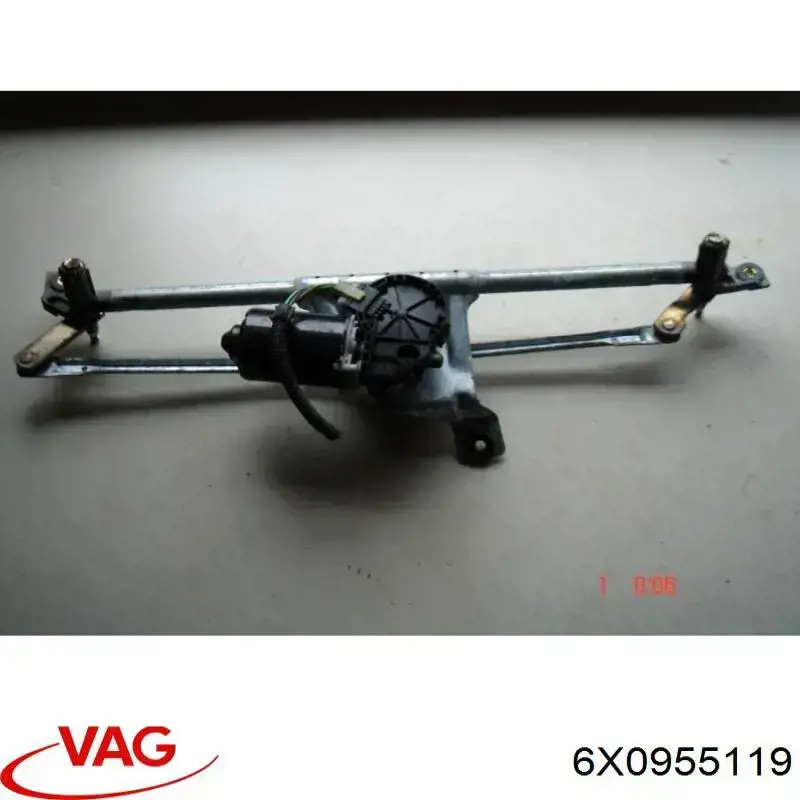 6X0955119 VAG Silniczek wycieraczki szyby przedniej