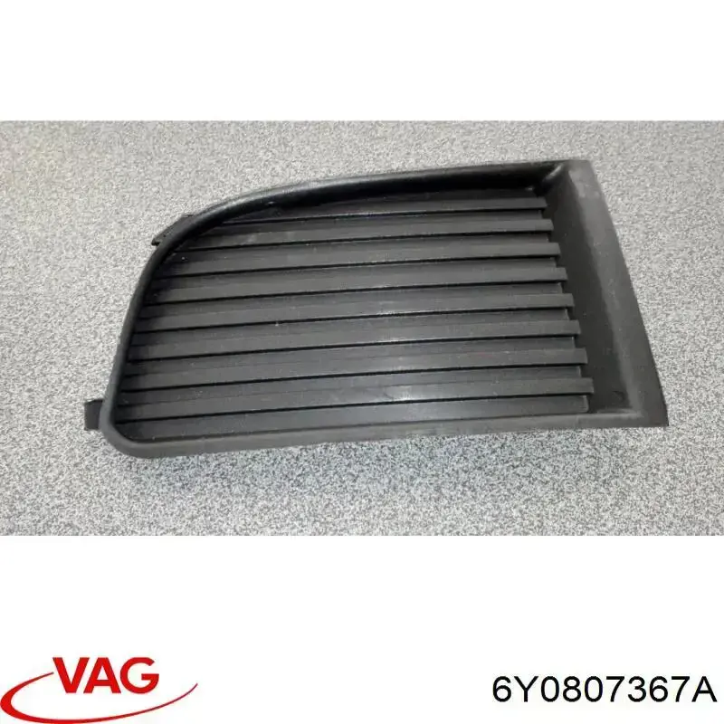 Zaślepka (kratki) lamp przeciwmgielnych zderzaka przedniego lewa VAG 6Y0807367A cena, od 3,91 USD