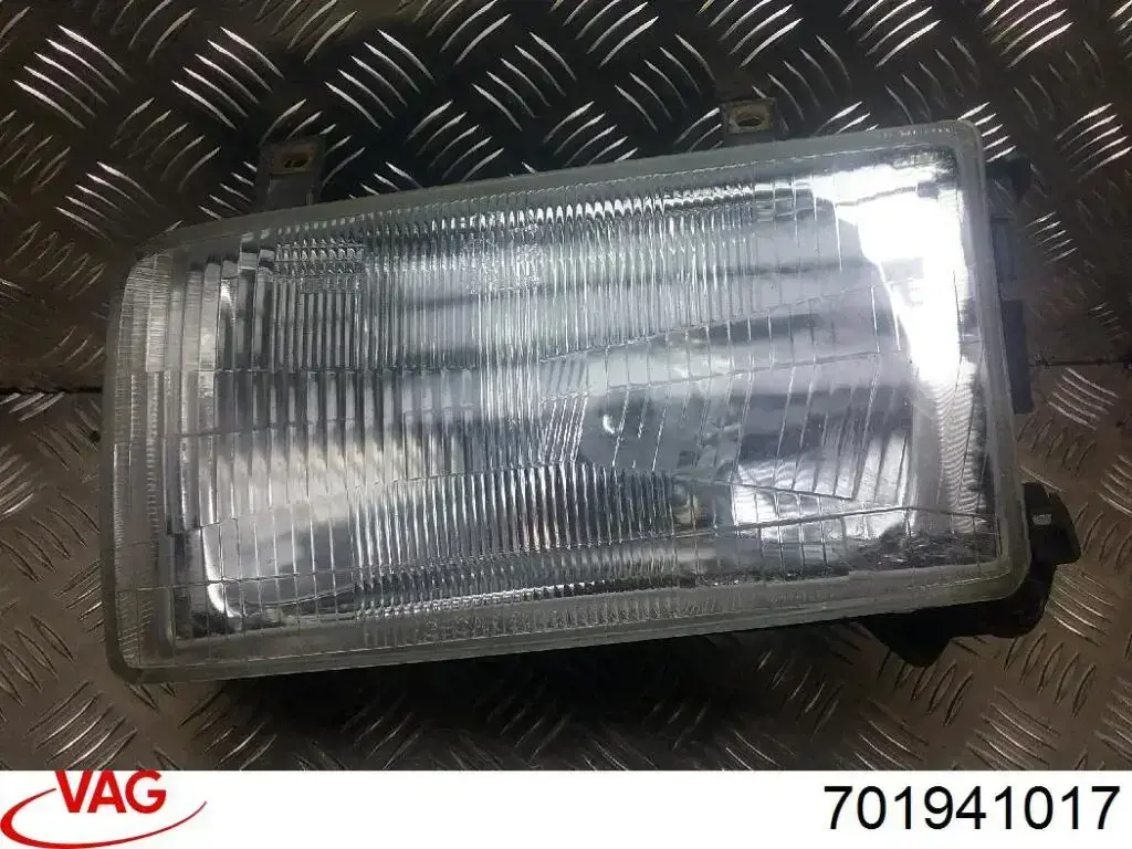 Reflektor lewy VAG 701941017 cena, od 66,40 USD