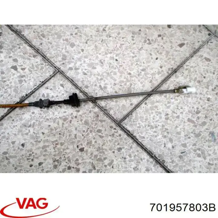 Do koszyka 701957803B VAG Linka prędkościomierza