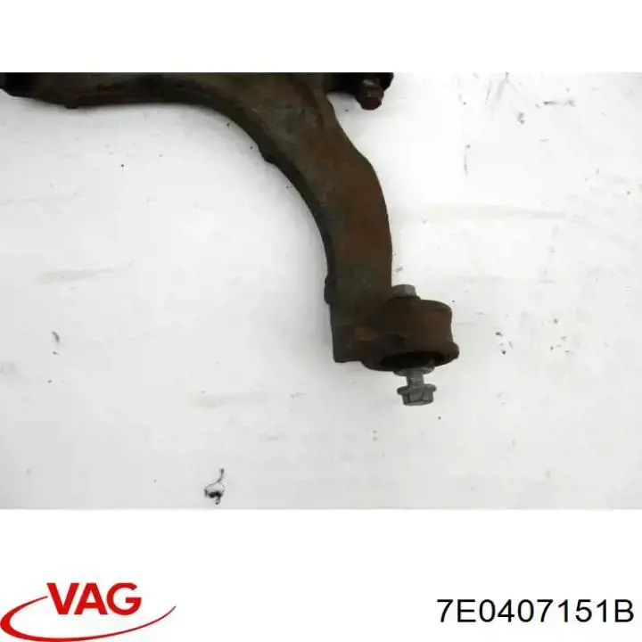 Wahacz zawieszenia przedniego dolny lewy VAG 7E0407151B cena, od 101,94 USD