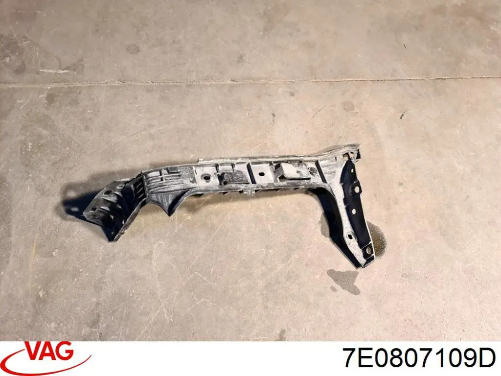  Wzmocnienie zderzaka przedniego Volkswagen Transporter 