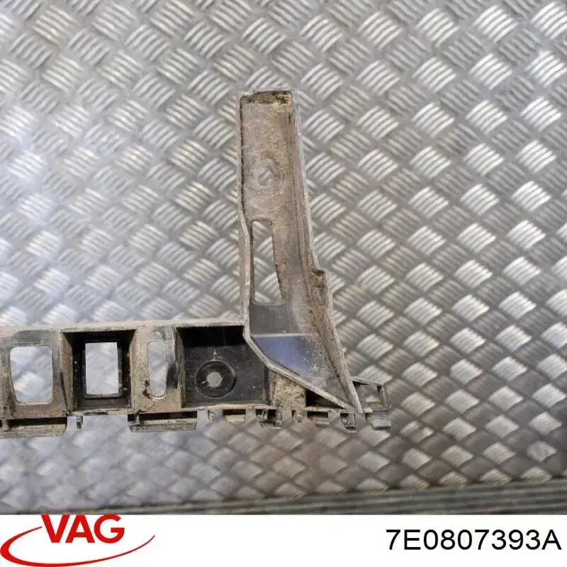 Wspornik zderzaka tylnego lewy VAG 7E0807393A cena, od 15,13 USD