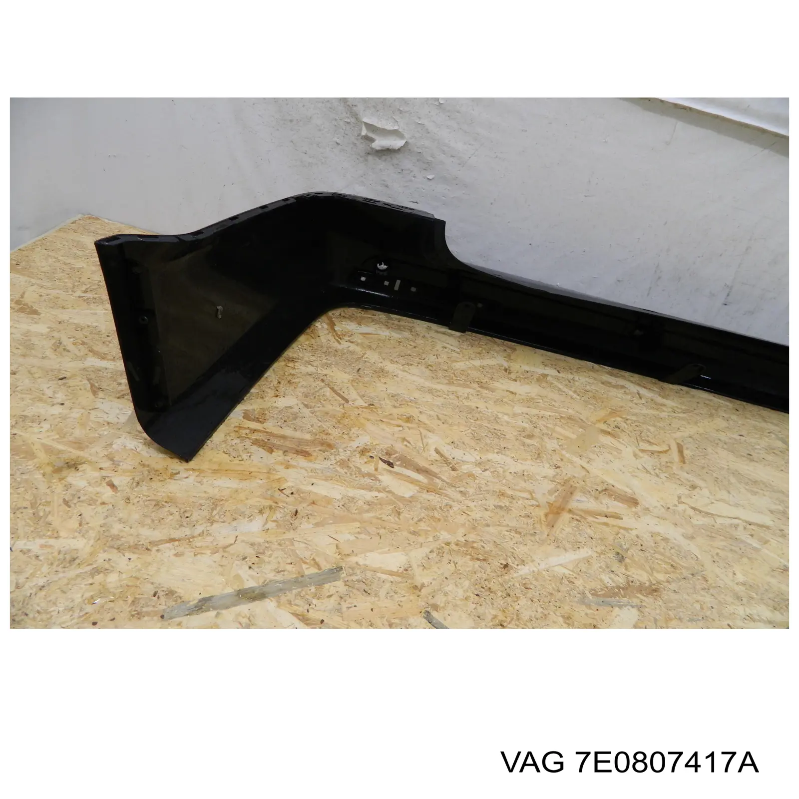 Zderzak tylny VAG 7E0807417A cena, od 173,32 USD