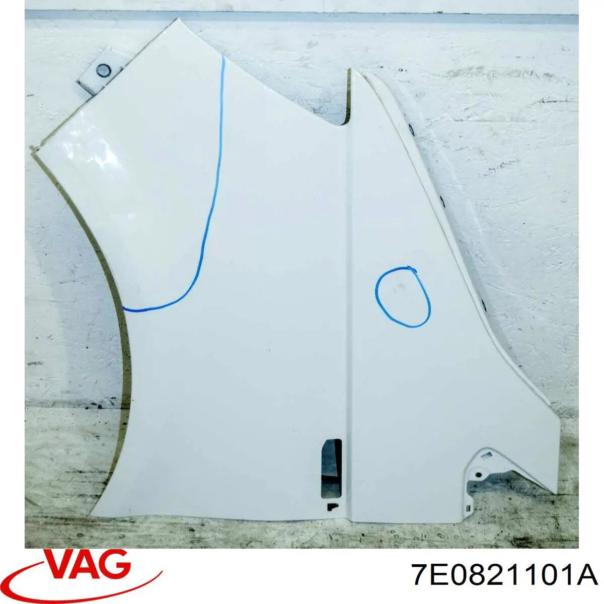 Błotnik przedni lewy VAG 7E0821101A cena, od 161,97 USD