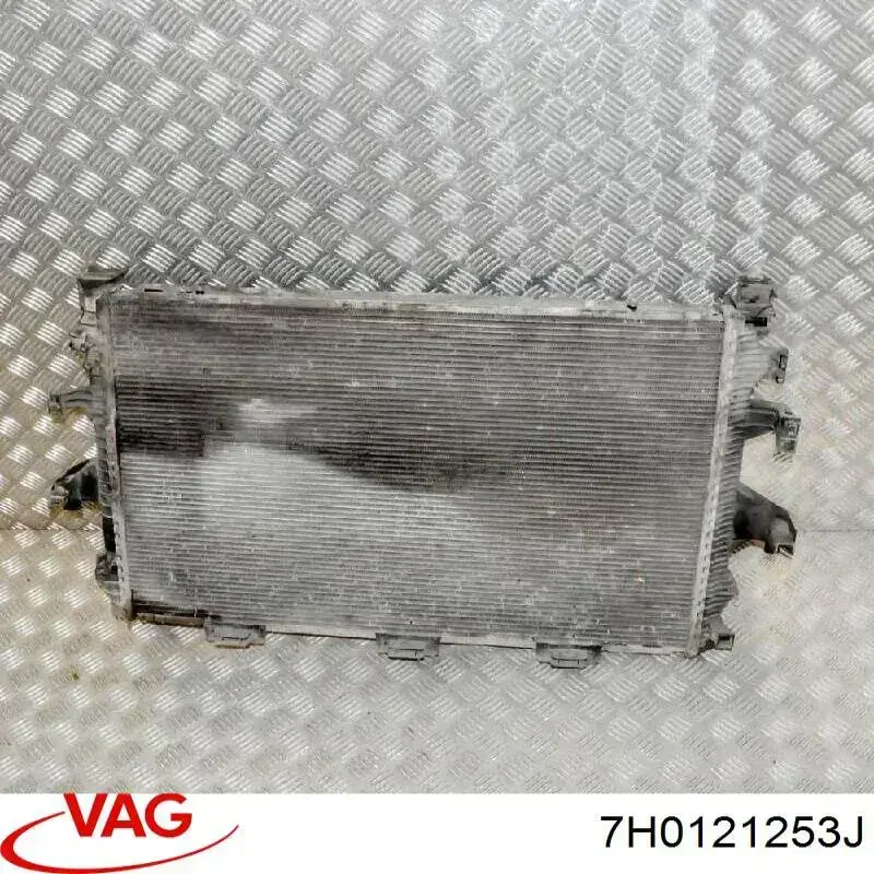 Chłodnica silnika VAG 7H0121253J