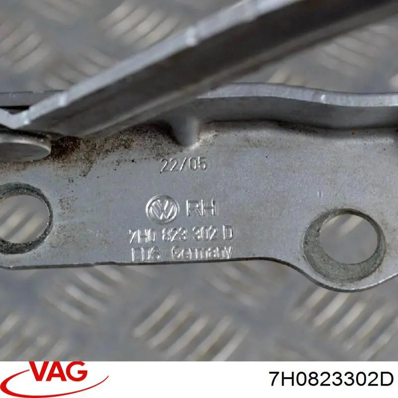 Zawias maski prawy VAG 7H0823302D cena, od 83,43 USD