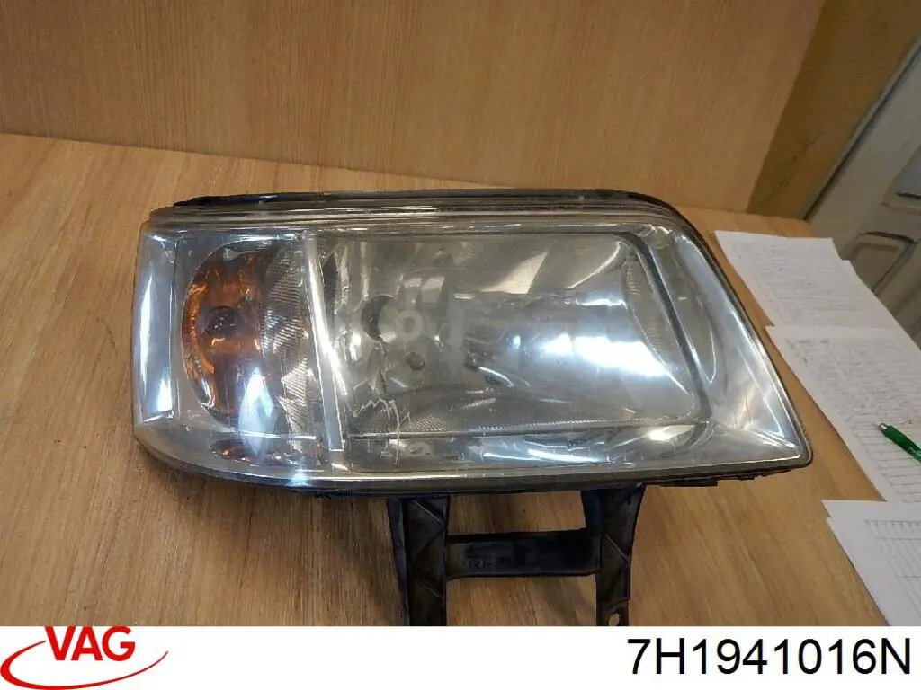 Reflektor prawy VAG 7H1941016N cena, od 117,01 USD