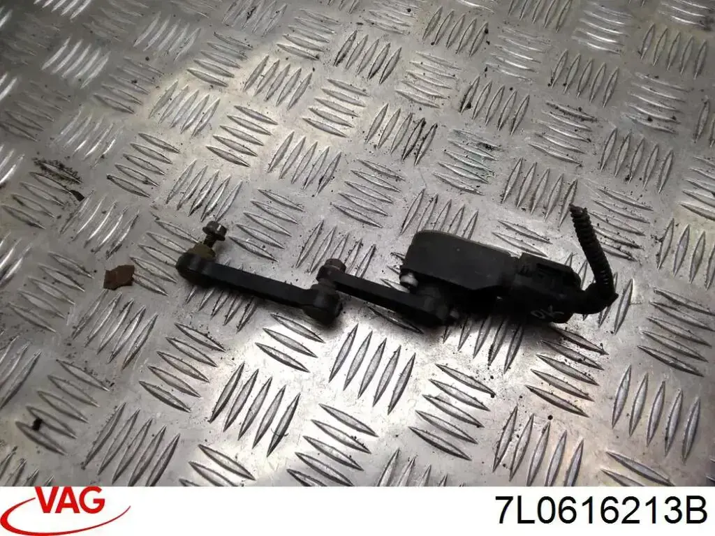 Czujnik poziomowania karoserii przedni lewy VAG 7L0616213B cena, od 61,27 USD