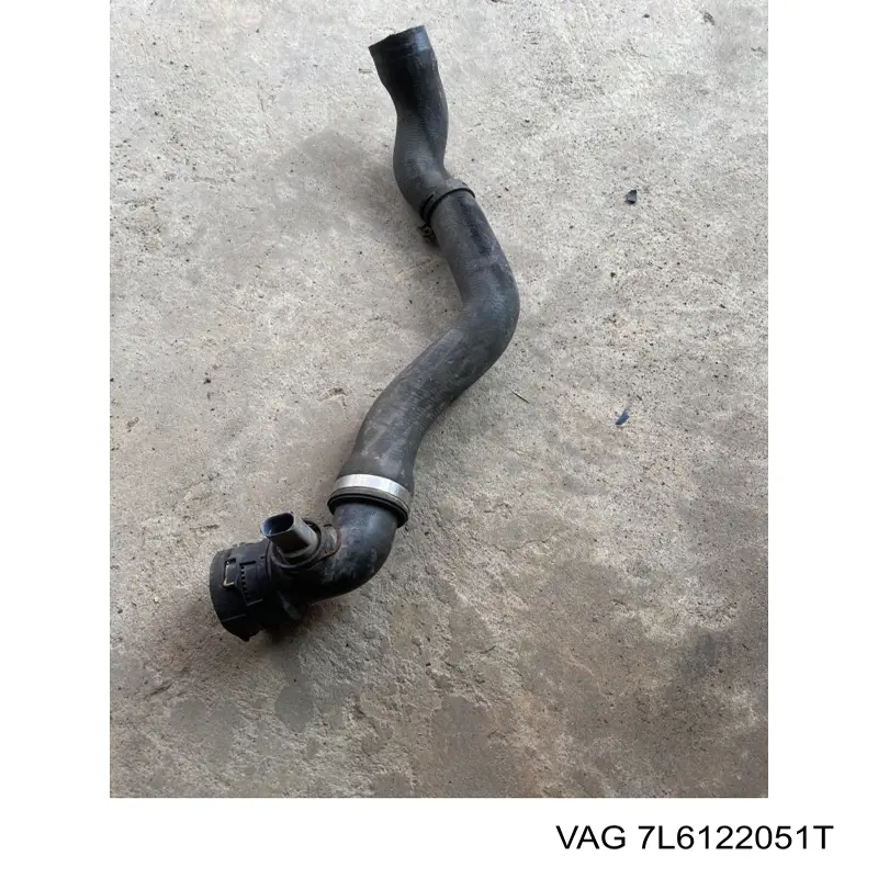 Przewód (króciec) chłodnicy dolny VAG 7L6122051T cena, od 148,47 USD