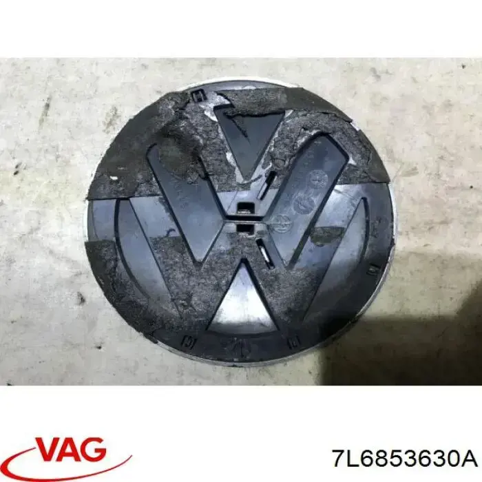 Emblemat na klapę bagaznika (znaczek firmowy) Volkswagen Touareg I SUV (7LA, 7L6, 7L7) (2002 - 2010) cena, od 23,22 USD