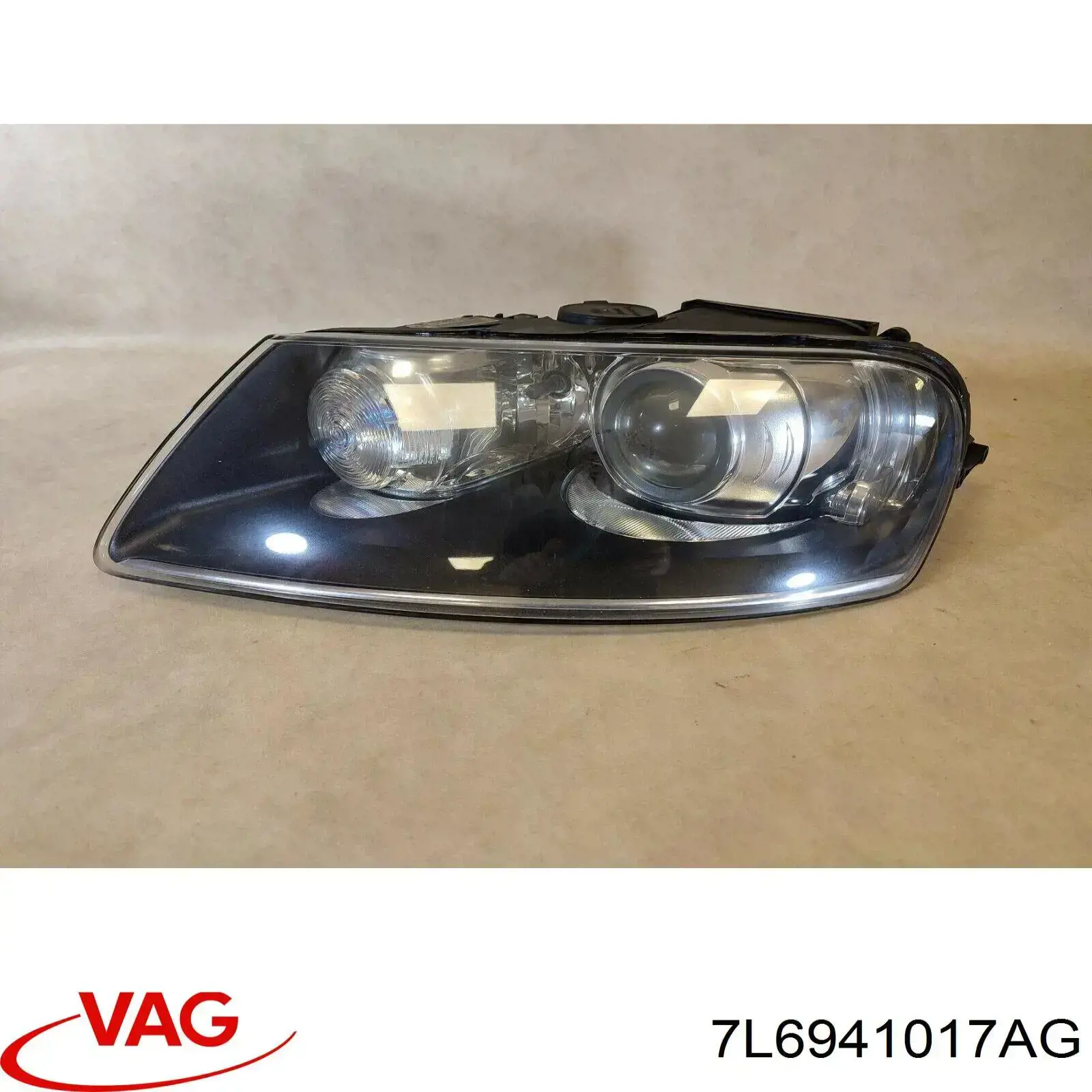 7L6941017AG VAG Reflektor lewy