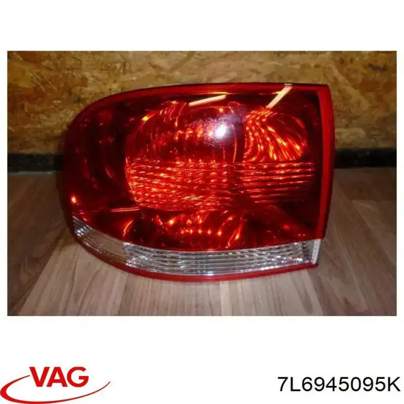 7L6945095K VAG Lampa zespolona tylna lewa zewnętrzna