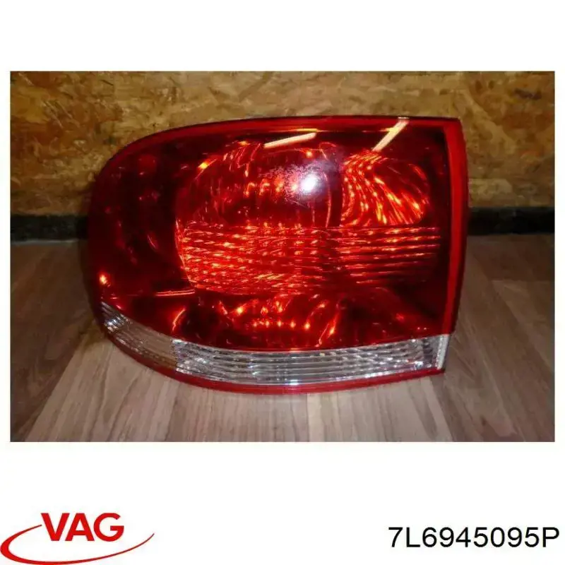 7L6945095P VAG Lampa zespolona tylna lewa zewnętrzna