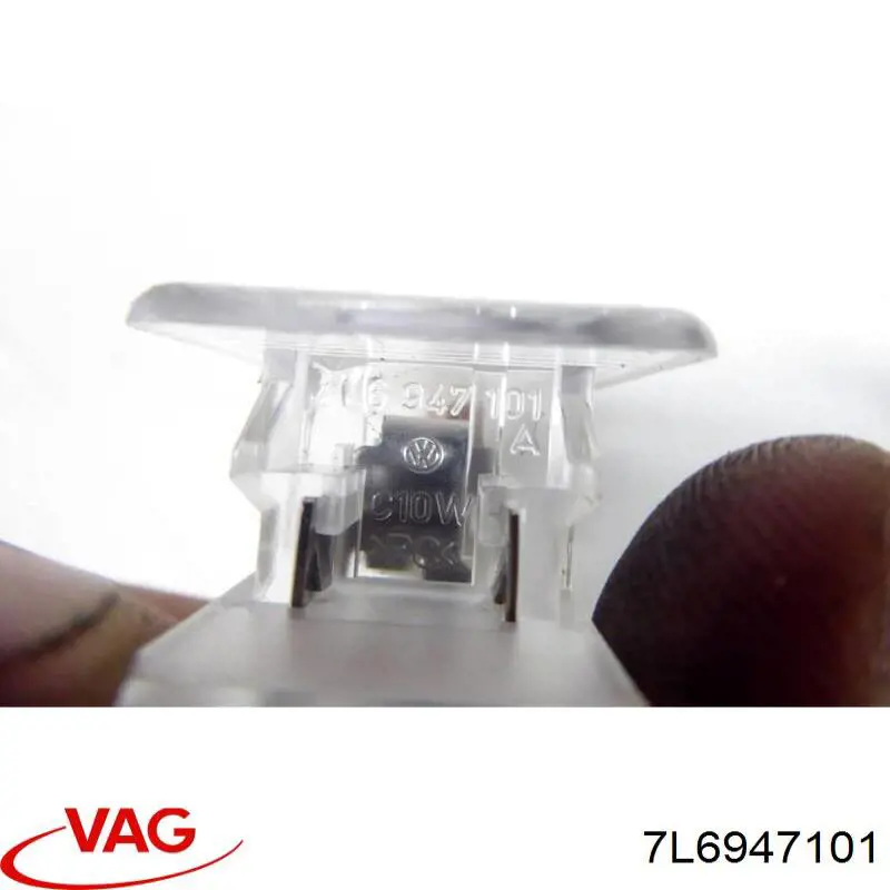 7L6947101 VAG Lampka oświetlenia bagażnika