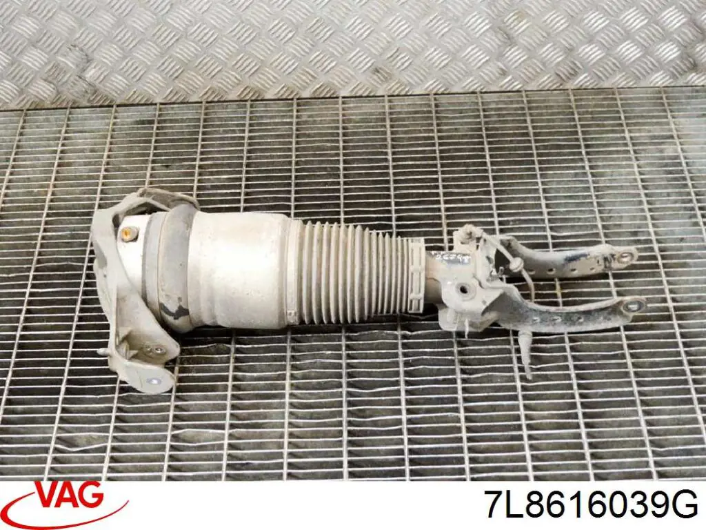 Amortyzator przedni lewy VAG 7L8616039G cena, od 424,73 USD